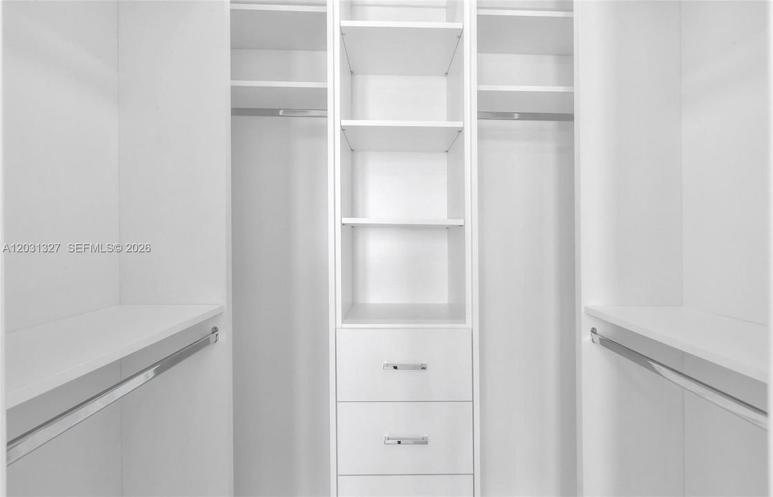 En Renta: $22,000 (4 camas, 4 baños, 4080 Pies cuadrados)