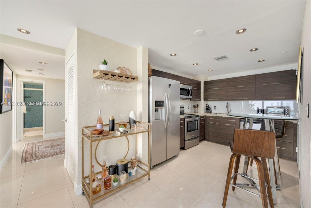 В аренду: $5,000 (2 спален, 2 ванн, 1071 Квадратных фут)