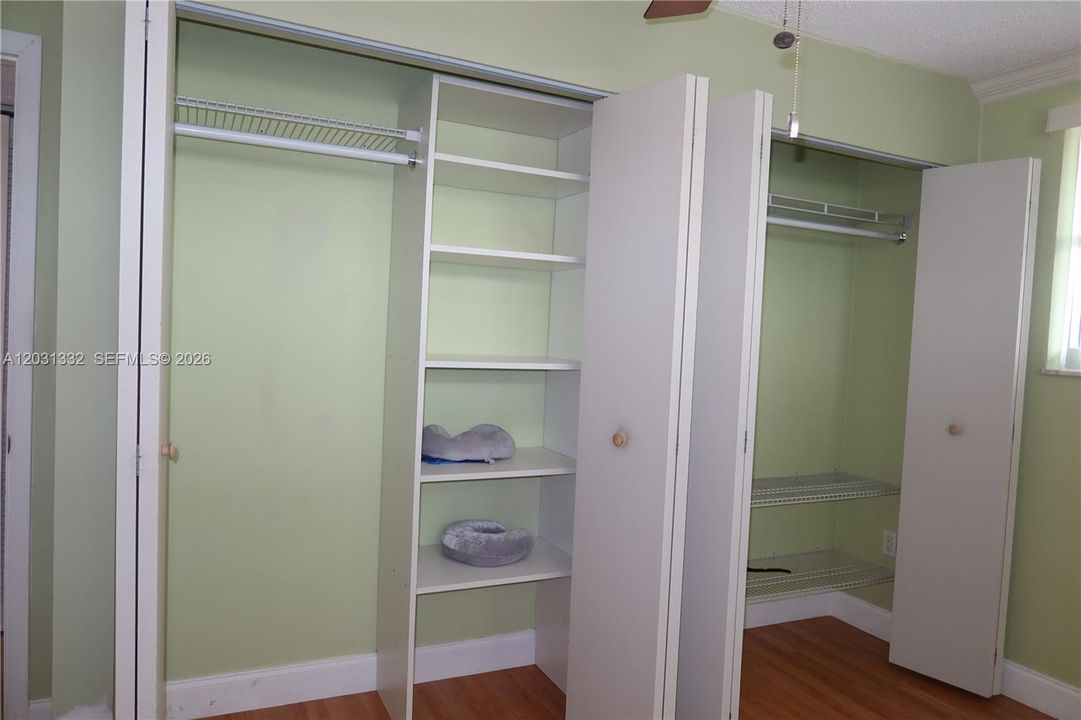 For Sale: $192,000 (1 beds, 1 baths, 595 Square Feet)