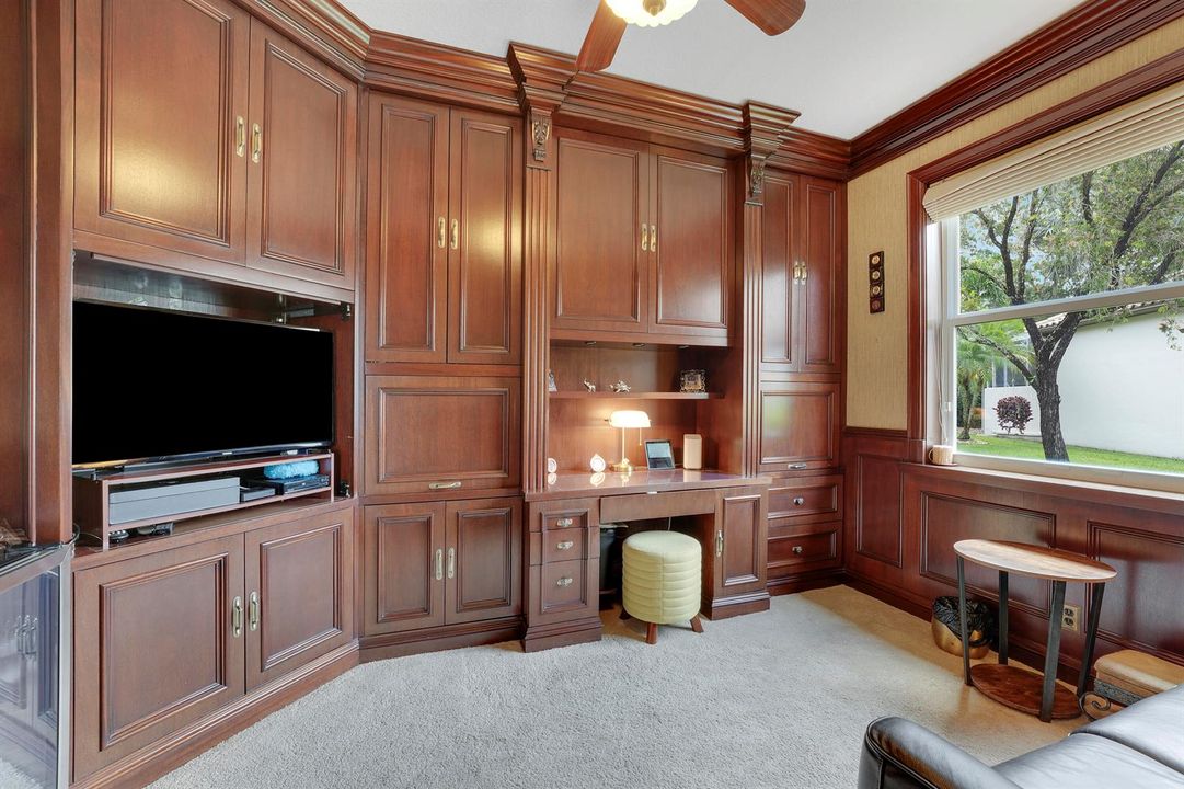 Den/Office/Study