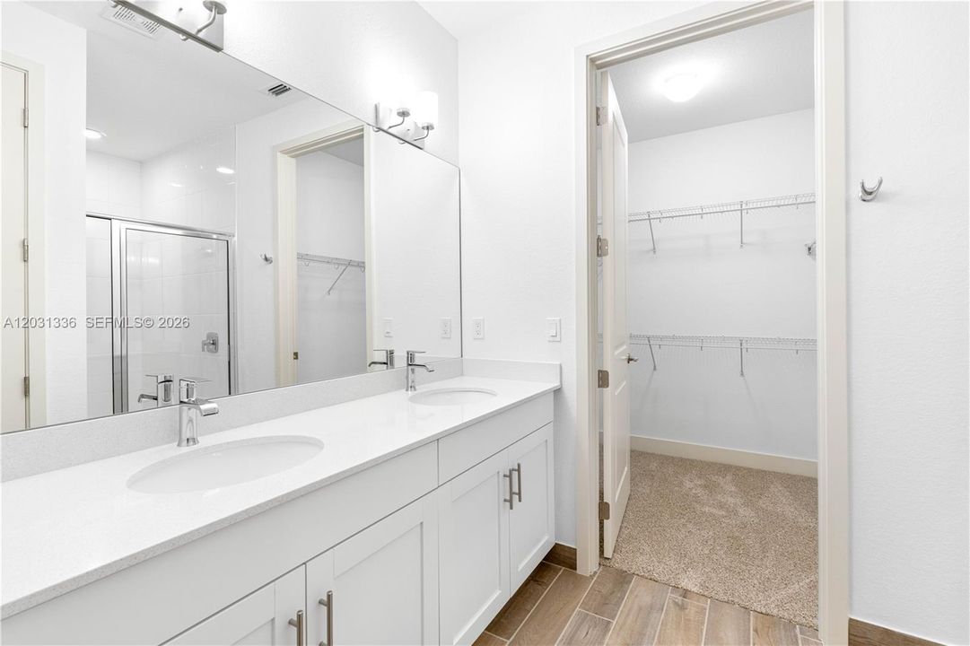 En Renta: $3,948 (2 camas, 2 baños, 1321 Pies cuadrados)