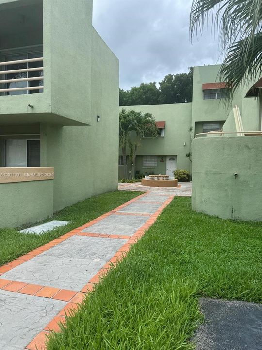 For Rent: $2,950 (3 beds, 3 baths, 1512 Square Feet)
