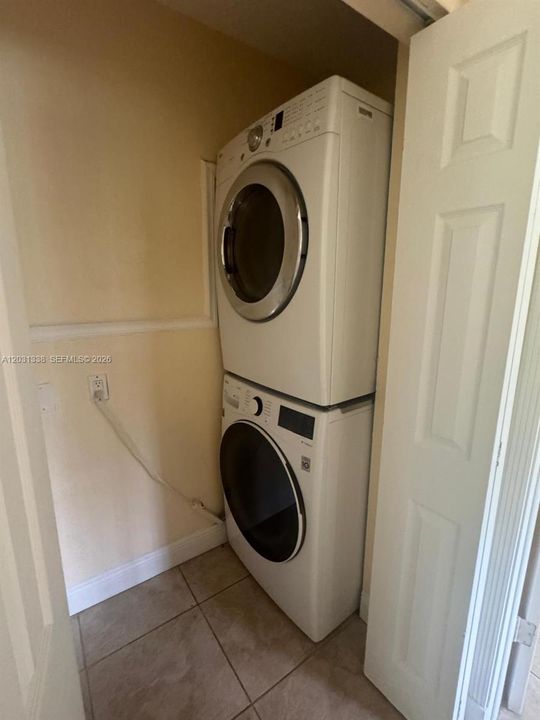 For Rent: $2,950 (3 beds, 3 baths, 1512 Square Feet)