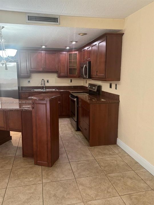 For Rent: $2,950 (3 beds, 3 baths, 1512 Square Feet)