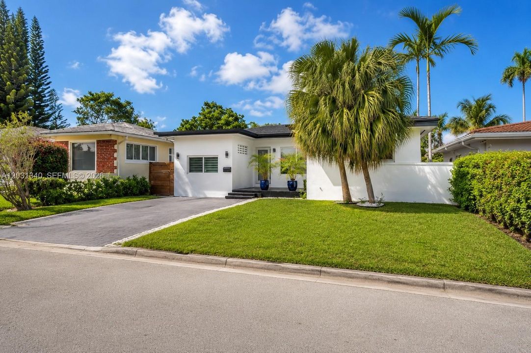 For Sale: $1,999,999 (4 beds, 3 baths, 0 Square Feet)