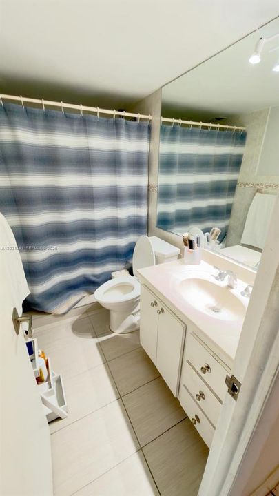 В аренду: $3,800 (2 спален, 2 ванн, 1048 Квадратных фут)