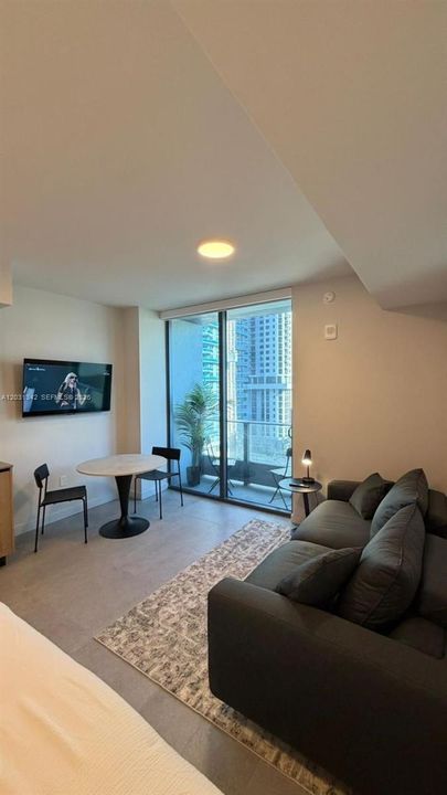 For Sale: $520,000 (0 beds, 1 baths, 343 Square Feet)