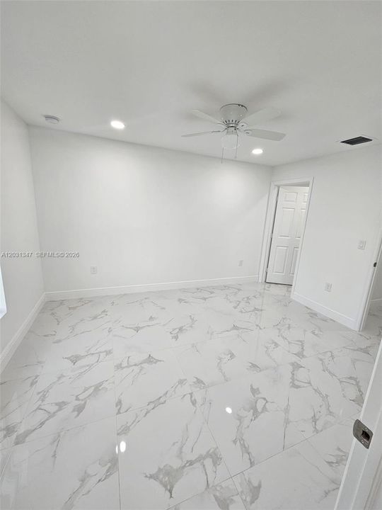 For Rent: $1,750 (3 beds, 2 baths, 1058 Square Feet)