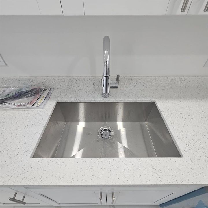 For Rent: $1,750 (3 beds, 2 baths, 1058 Square Feet)