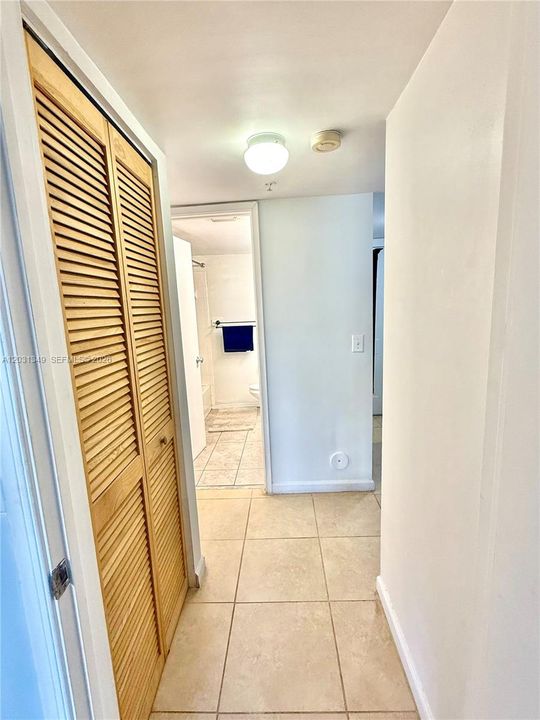 В аренду: $1,900 (1 спален, 1 ванн, 700 Квадратных фут)