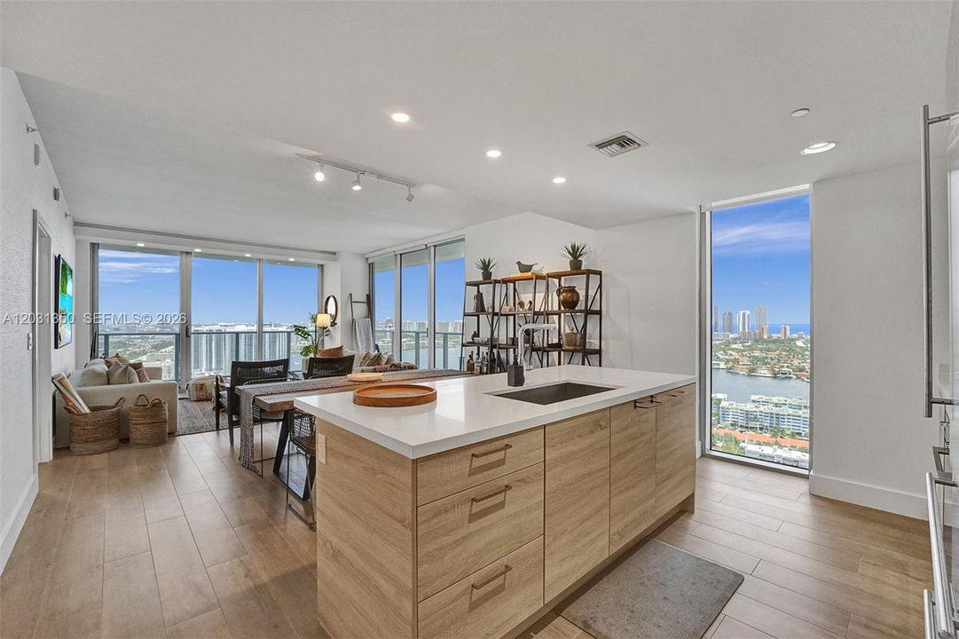 For Rent: $6,600 (3 beds, 3 baths, 1557 Square Feet)
