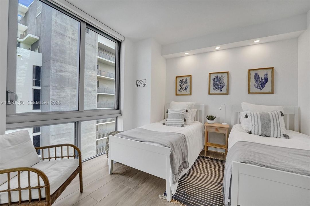 For Rent: $6,600 (3 beds, 3 baths, 1557 Square Feet)