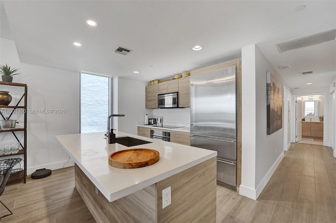 For Rent: $6,600 (3 beds, 3 baths, 1557 Square Feet)