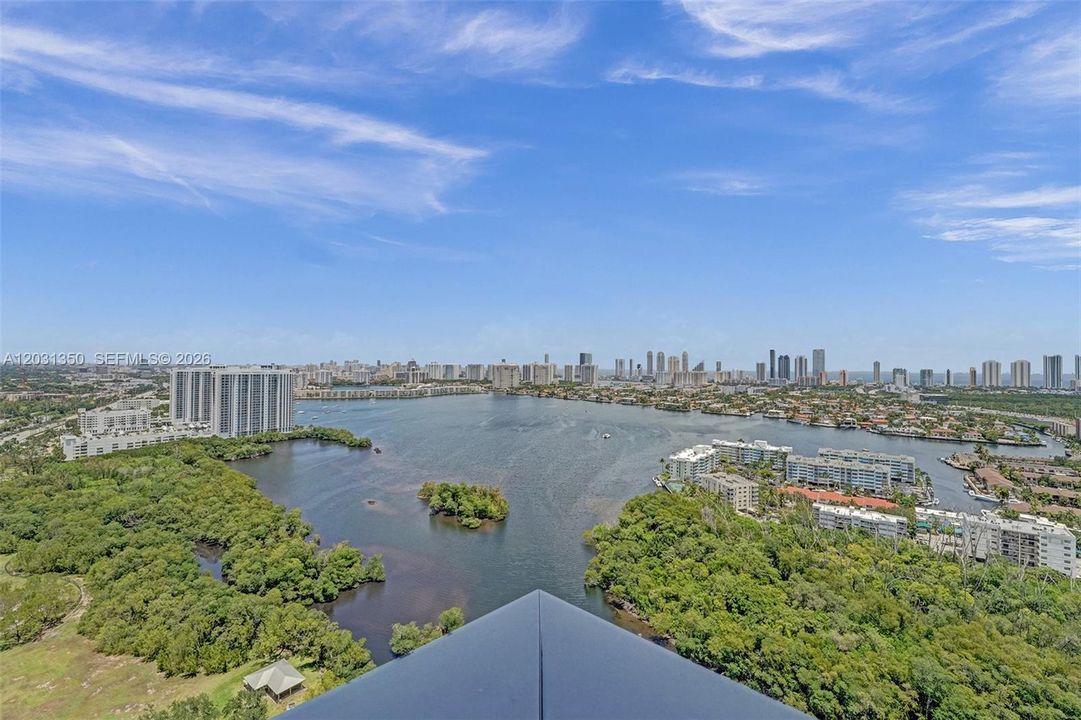 For Rent: $6,600 (3 beds, 3 baths, 1557 Square Feet)