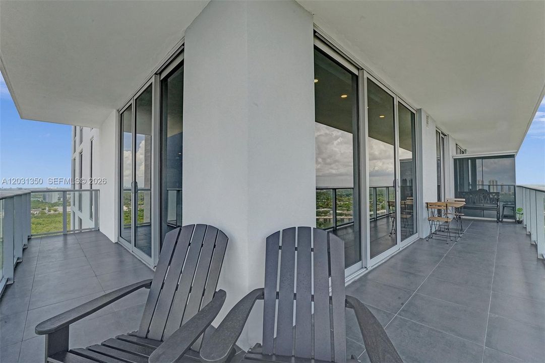 For Rent: $6,600 (3 beds, 3 baths, 1557 Square Feet)