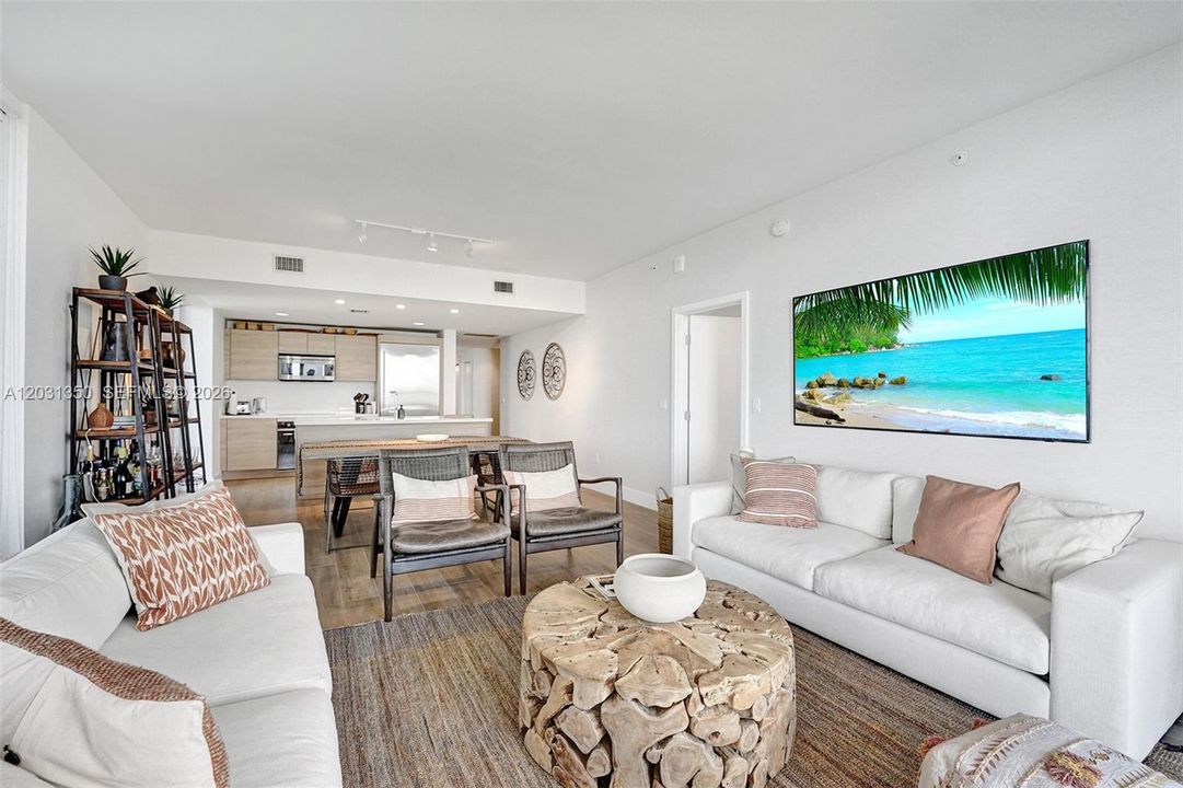 For Rent: $6,600 (3 beds, 3 baths, 1557 Square Feet)
