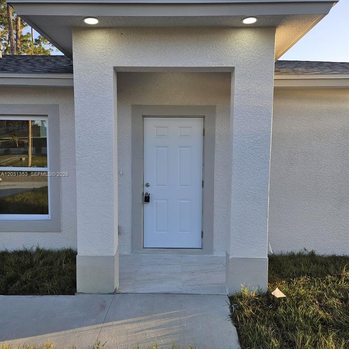 For Rent: $1,700 (3 beds, 2 baths, 1058 Square Feet)