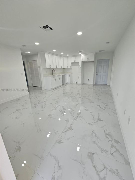 For Rent: $1,700 (3 beds, 2 baths, 1058 Square Feet)