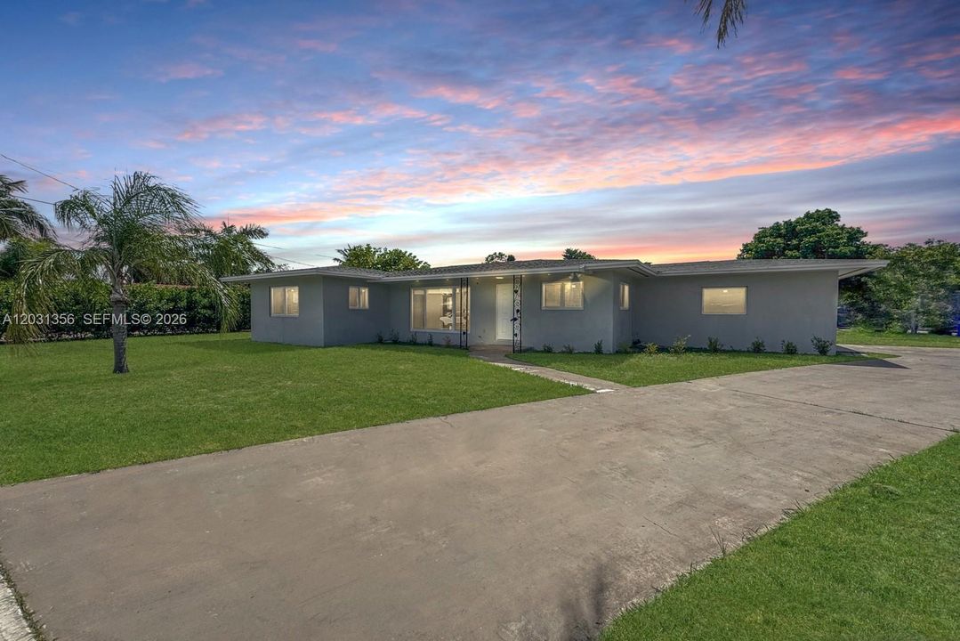 For Rent: $3,100 (2 beds, 2 baths, 1159 Square Feet)