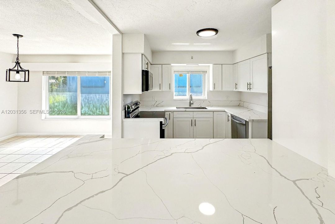 For Rent: $3,100 (2 beds, 2 baths, 1159 Square Feet)