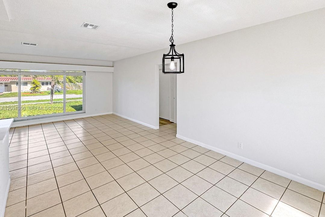For Rent: $3,100 (2 beds, 2 baths, 1159 Square Feet)