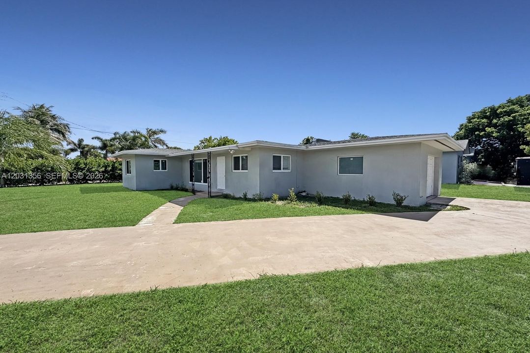 For Rent: $3,100 (2 beds, 2 baths, 1159 Square Feet)