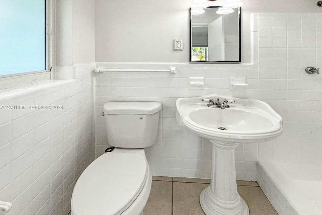 For Rent: $3,100 (2 beds, 2 baths, 1159 Square Feet)
