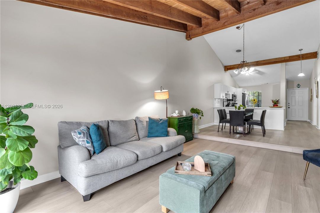 En Venta: $435,000 (2 camas, 2 baños, 1196 Pies cuadrados)