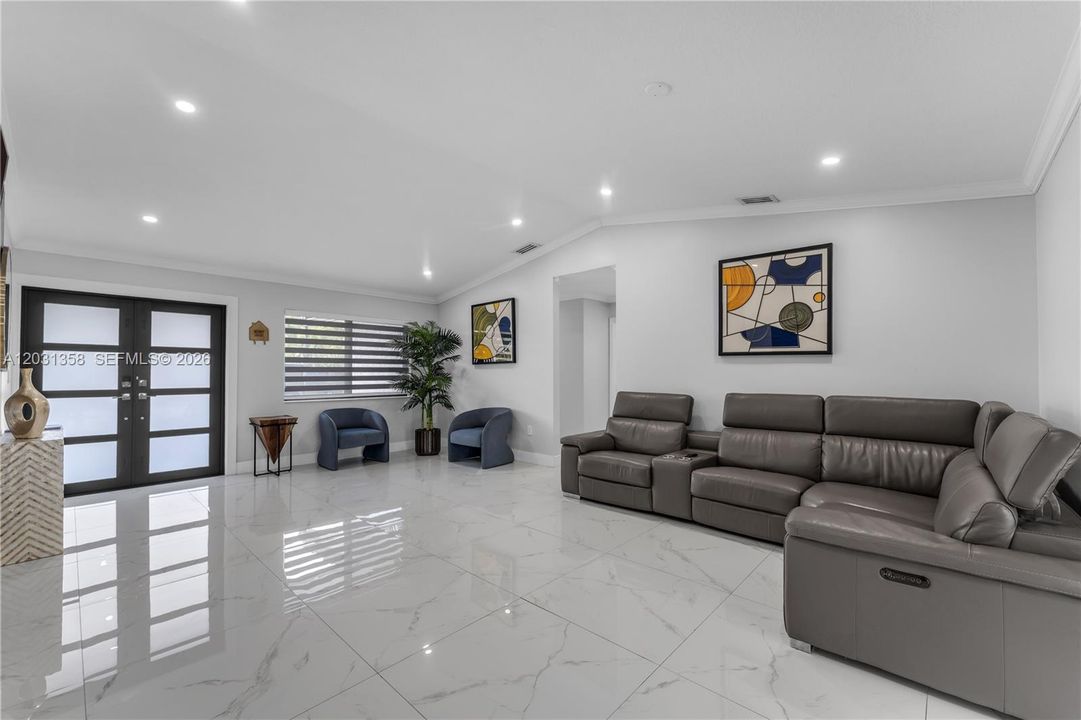 For Sale: $785,000 (3 beds, 2 baths, 1810 Square Feet)