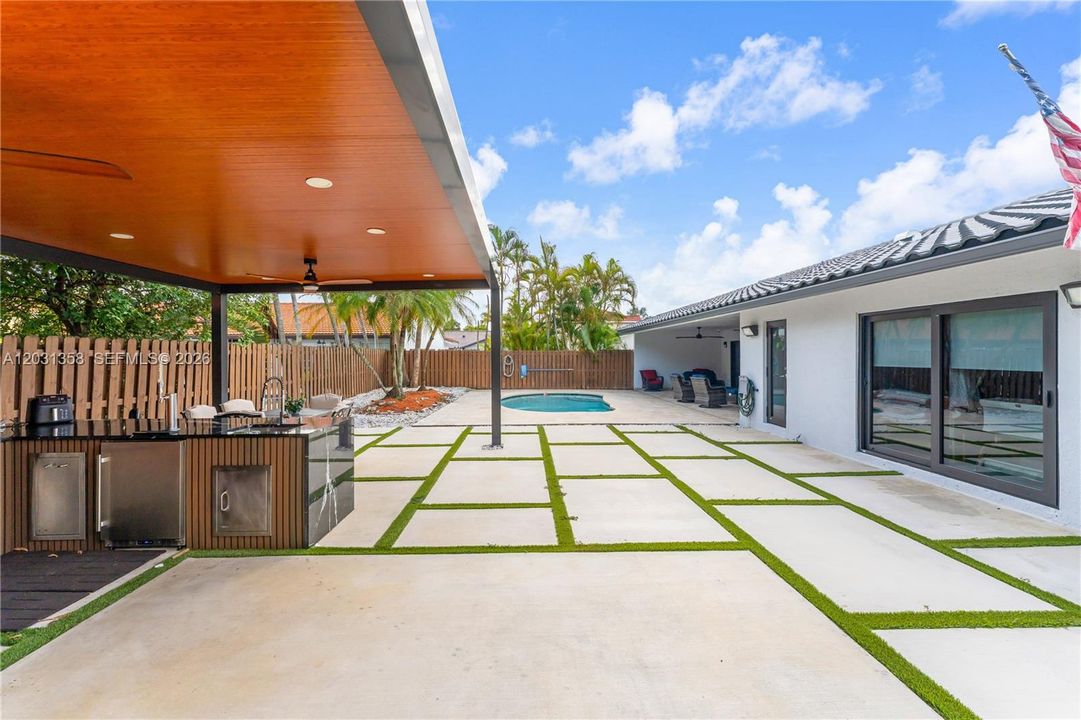 For Sale: $785,000 (3 beds, 2 baths, 1810 Square Feet)