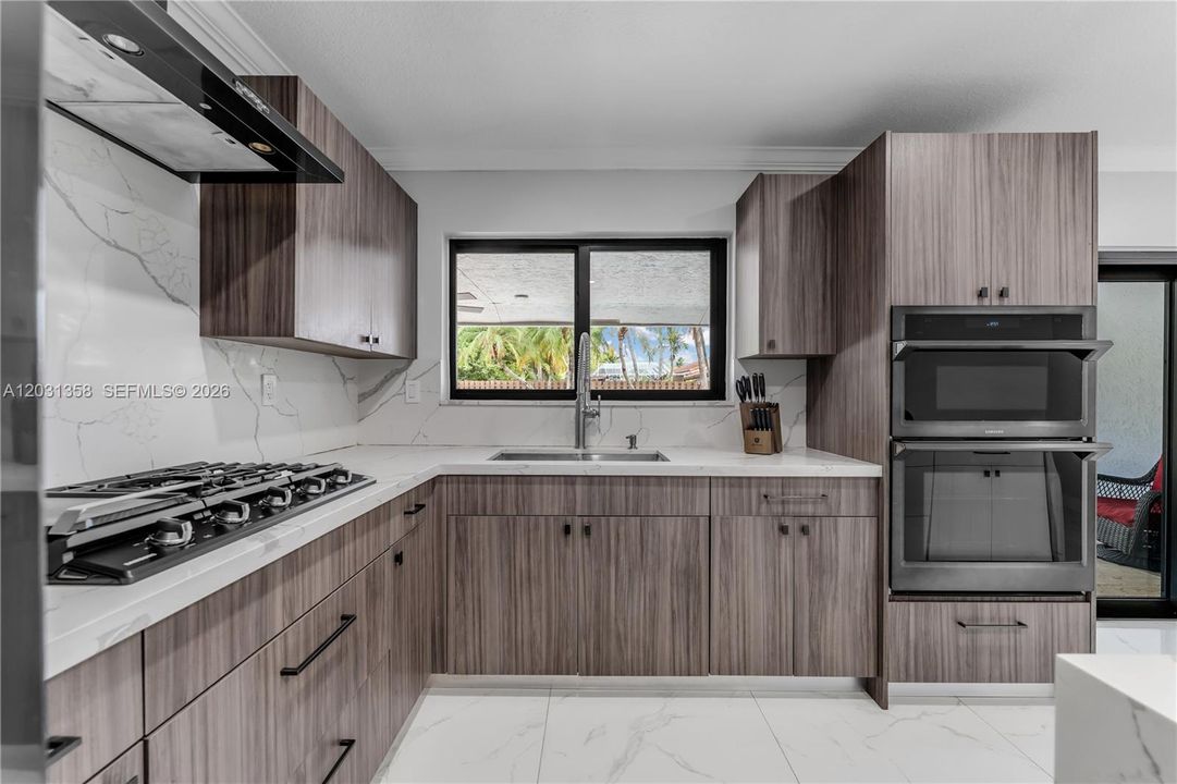 For Sale: $785,000 (3 beds, 2 baths, 1810 Square Feet)