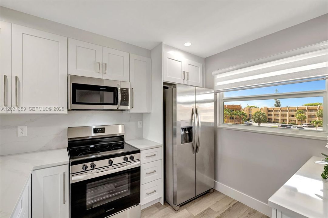 For Rent: $2,000 (2 beds, 2 baths, 970 Square Feet)