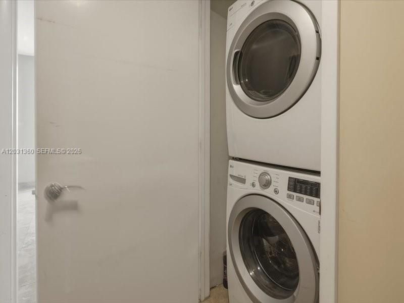 For Rent: $8,500 (3 beds, 3 baths, 2078 Square Feet)