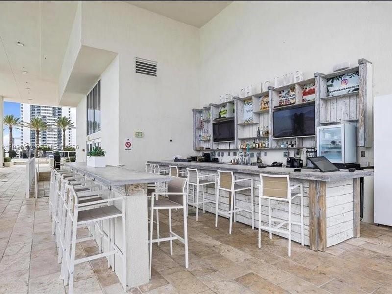 For Rent: $8,500 (3 beds, 3 baths, 2078 Square Feet)