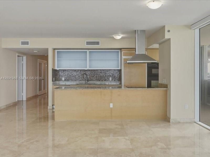 For Rent: $8,500 (3 beds, 3 baths, 2078 Square Feet)