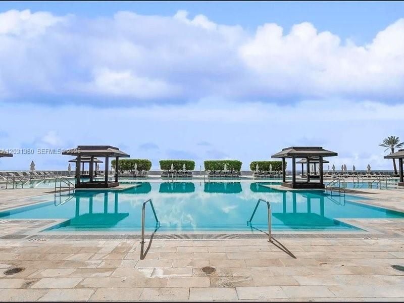 For Rent: $8,500 (3 beds, 3 baths, 2078 Square Feet)