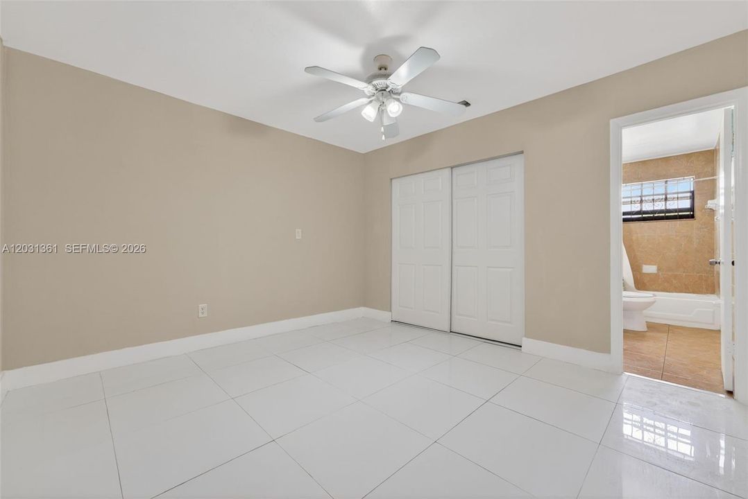 For Rent: $1,700 (1 beds, 1 baths, 700 Square Feet)