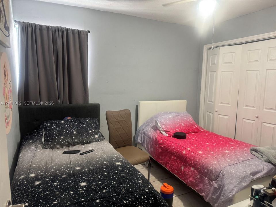 В аренду: $2,400 (2 спален, 1 ванн, 1688 Квадратных фут)
