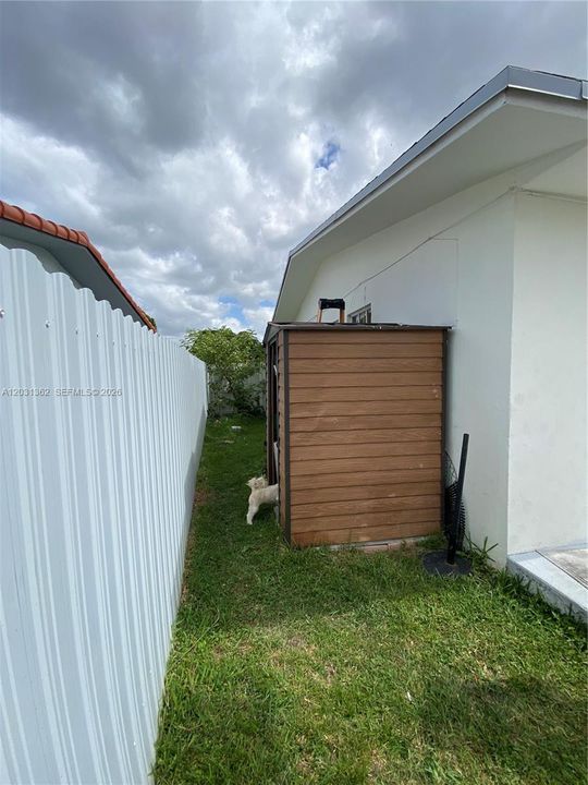 В аренду: $2,400 (2 спален, 1 ванн, 1688 Квадратных фут)