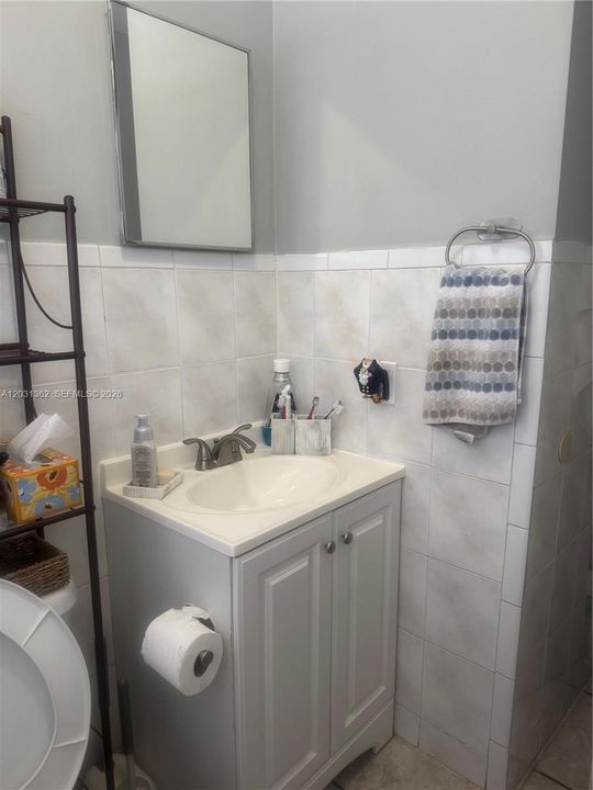 В аренду: $2,400 (2 спален, 1 ванн, 1688 Квадратных фут)