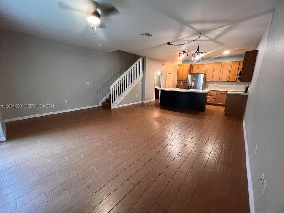 В аренду: $3,500 (3 спален, 2 ванн, 1615 Квадратных фут)