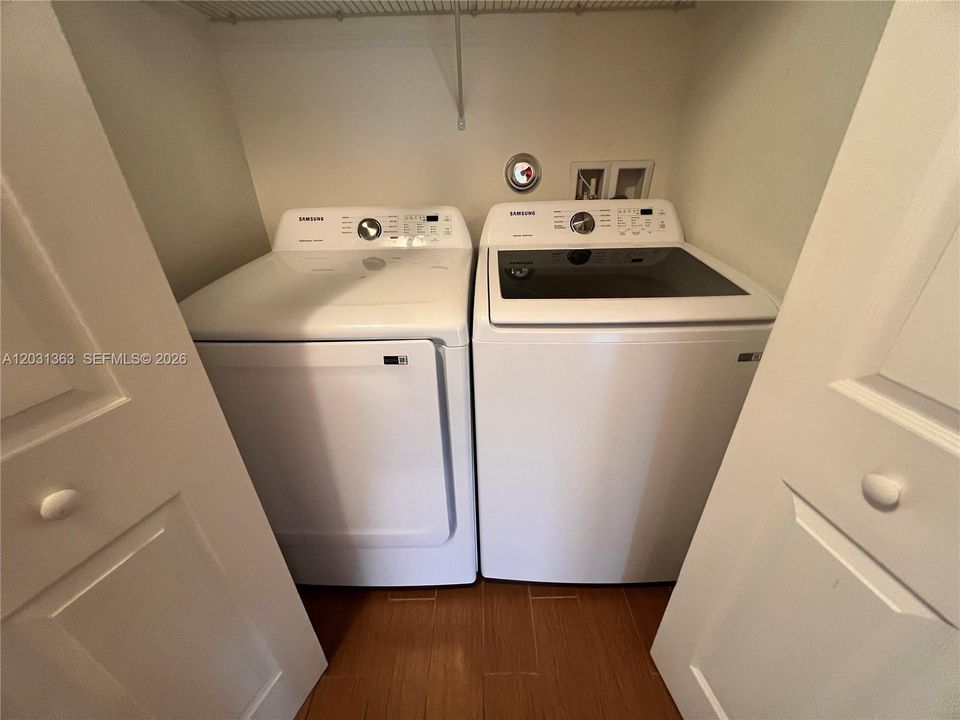 В аренду: $3,500 (3 спален, 2 ванн, 1615 Квадратных фут)