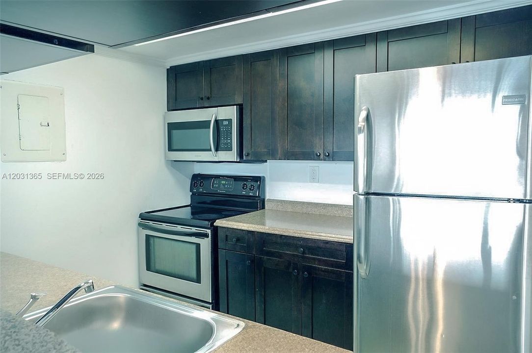 В аренду: $2,550 (2 спален, 2 ванн, 1030 Квадратных фут)