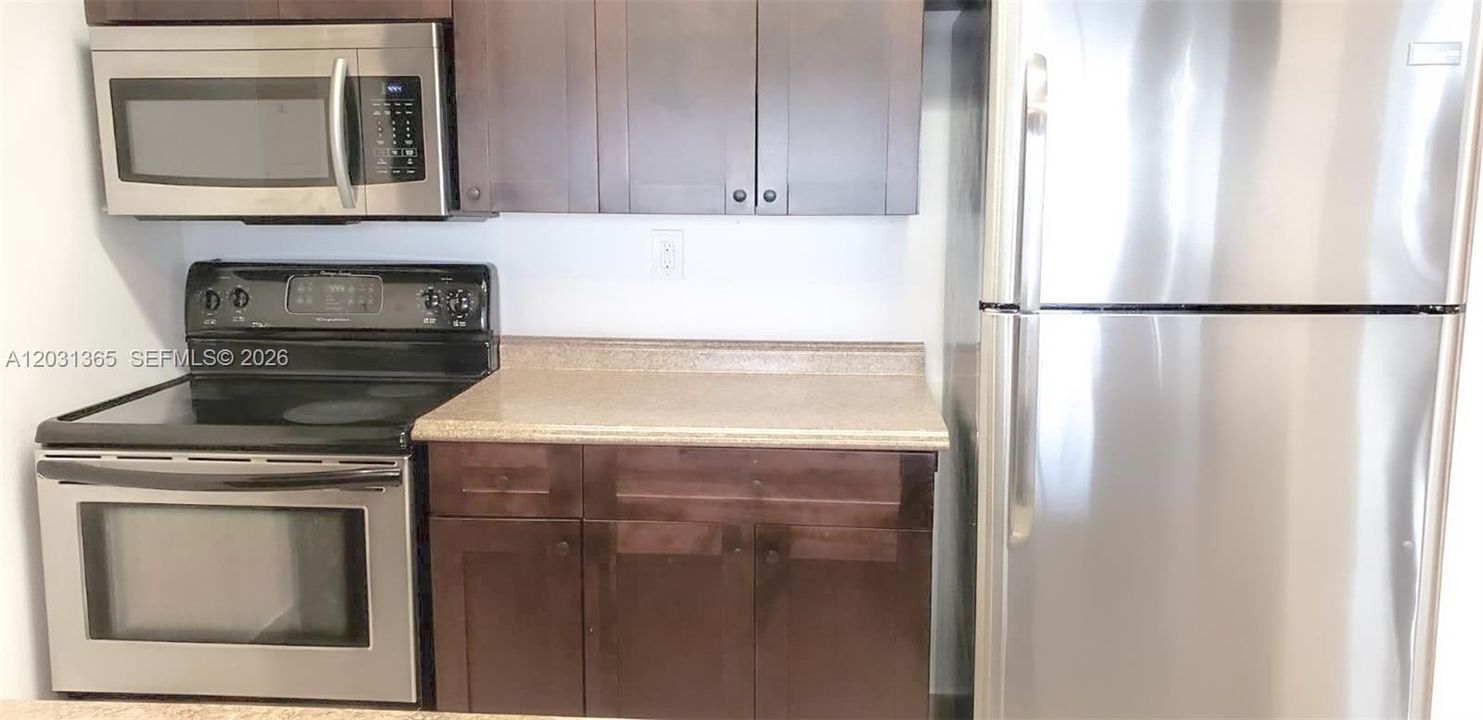 В аренду: $2,550 (2 спален, 2 ванн, 1030 Квадратных фут)