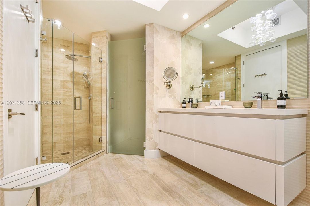 For Rent: $30,000 (2 beds, 2 baths, 1870 Square Feet)