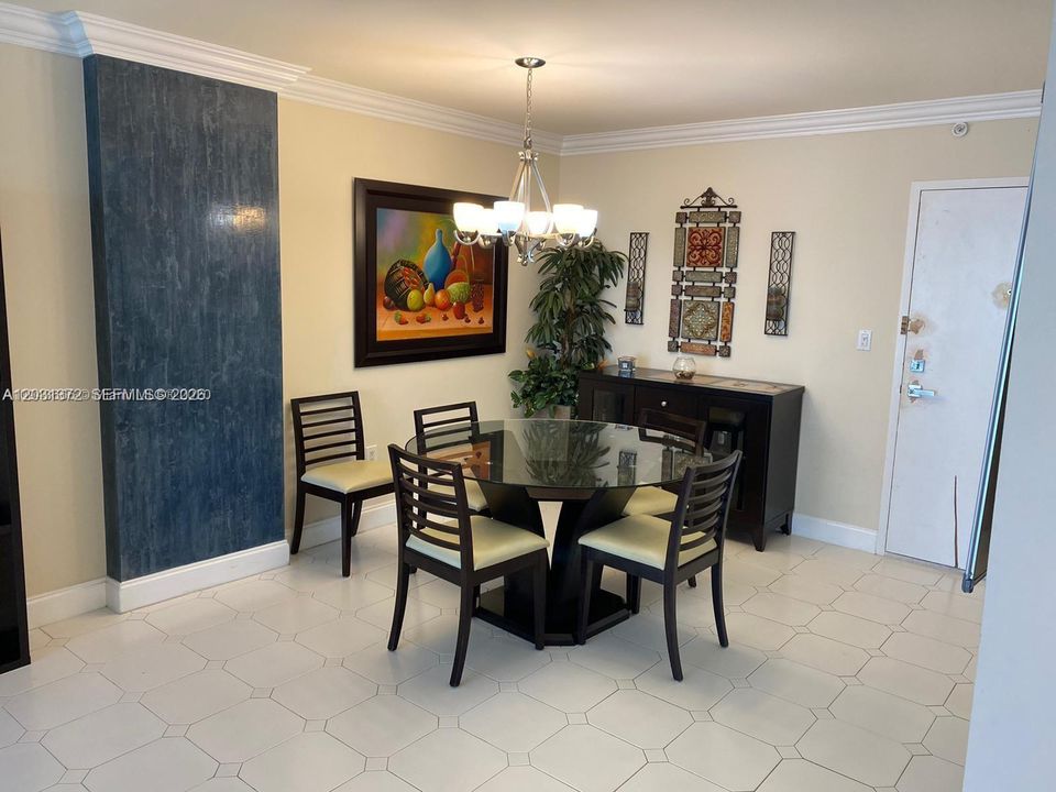 For Rent: $2,500 (2 beds, 2 baths, 1220 Square Feet)