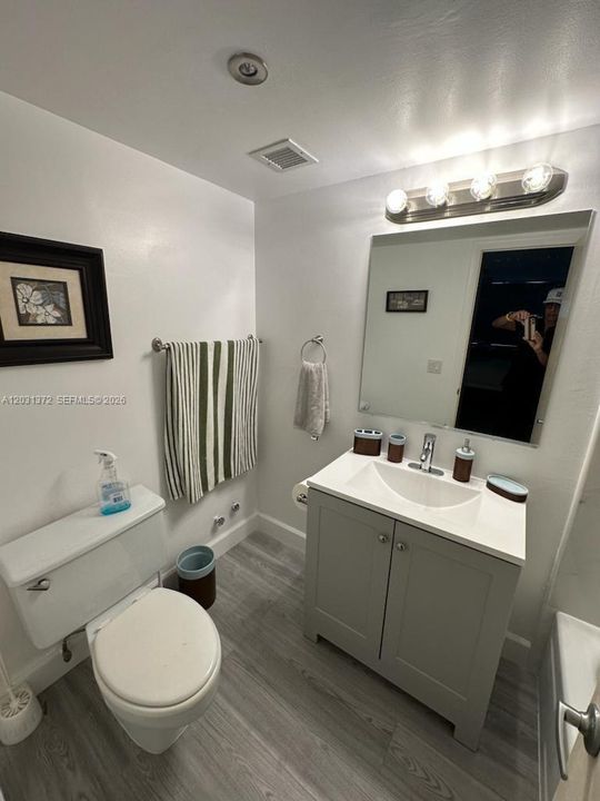 For Rent: $2,500 (2 beds, 2 baths, 1220 Square Feet)