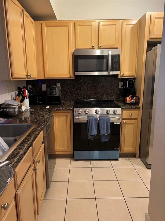For Rent: $3,100 (2 beds, 2 baths, 1010 Square Feet)