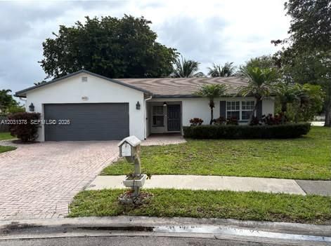 For Sale: $650,000 (3 beds, 2 baths, 2119 Square Feet)