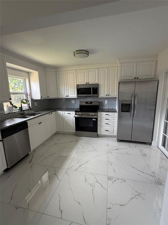 For Sale: $650,000 (3 beds, 2 baths, 2119 Square Feet)